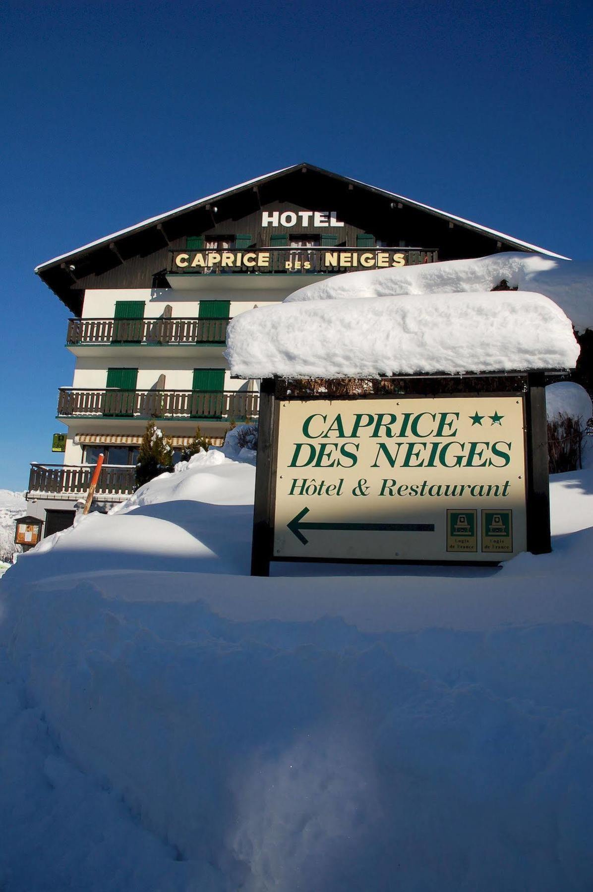 Logis Hôtel Le Caprice Des Neiges Combloux Buitenkant foto